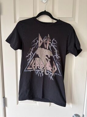 🦋 DEF LEPPARD - Small Tee Shirt